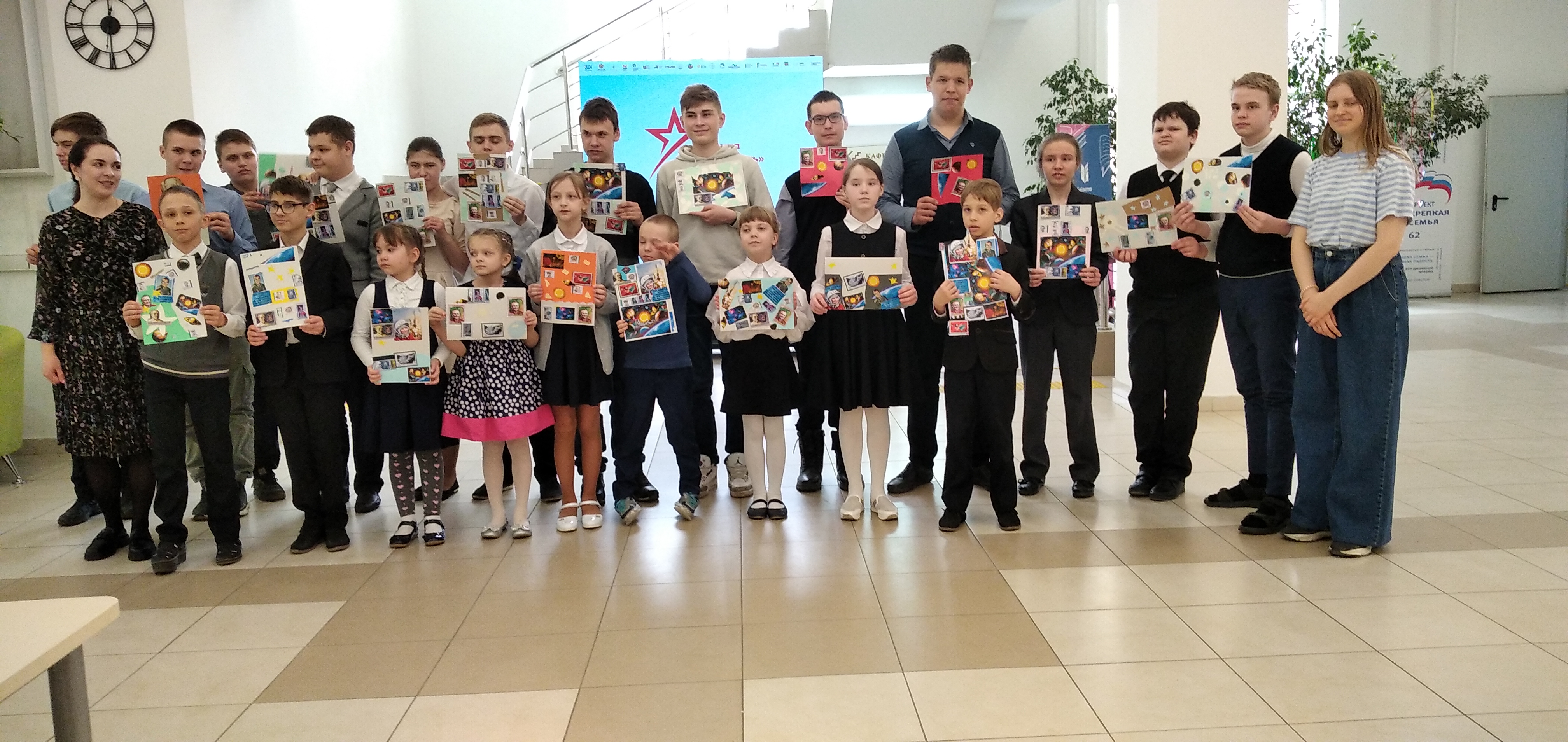 В Рязани открылась  выставка работ участников межрегионального творческого конкурса «Космос глазами детей»